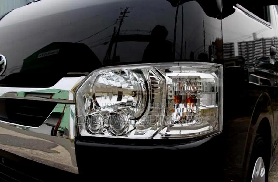 Toyota HiAce 2021 Black