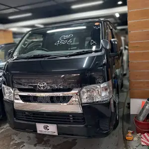Toyota HiAce 2021 Off White