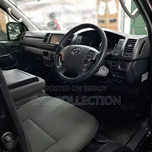 Toyota HiAce 2021 Off White