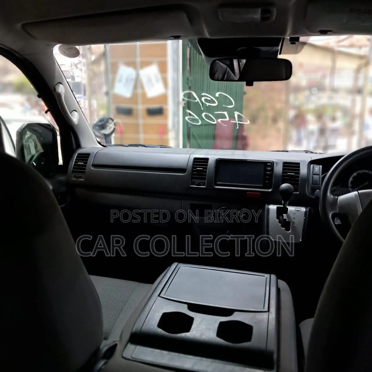 Toyota HiAce 2021 Off White