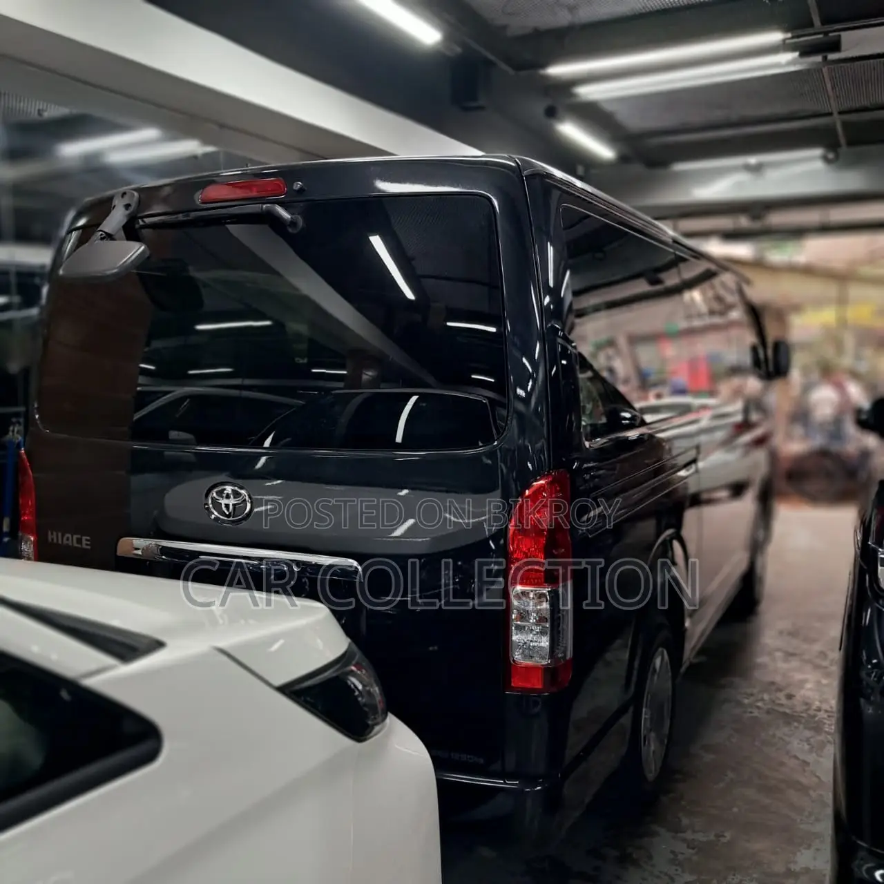 Toyota HiAce 2021 Off White
