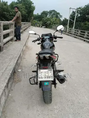 Bajaj Pulsar 150 . 2019