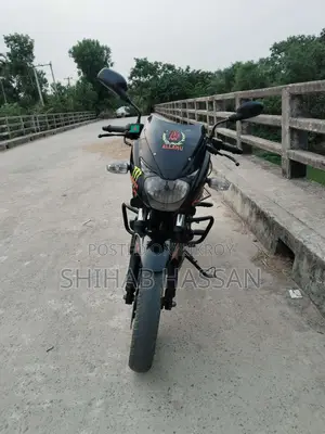 Bajaj Pulsar 150 . 2019