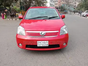 Toyota Raum 2006
