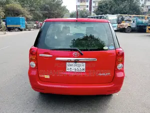 Toyota Raum 2006