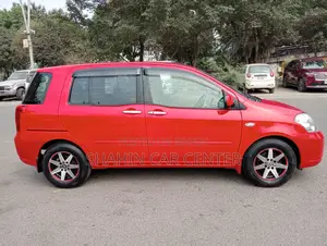 Toyota Raum 2006