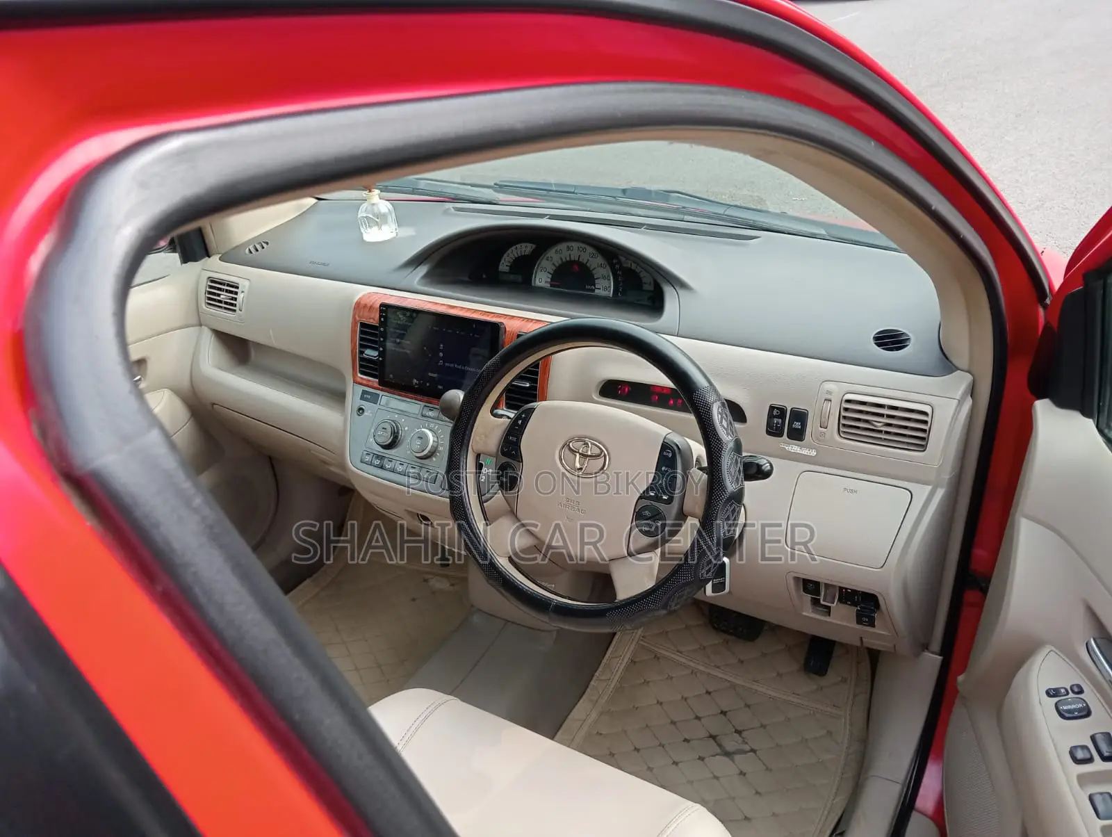 Toyota Raum 2006