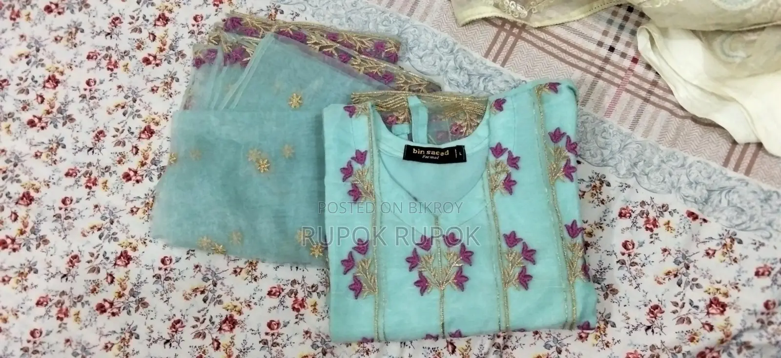 Used দেশিও থ্রি পিস বিক্রি হবে