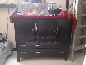 বাচ্চাদের ওয়ার্ডরোব কাঠের তৈরি Good Condition