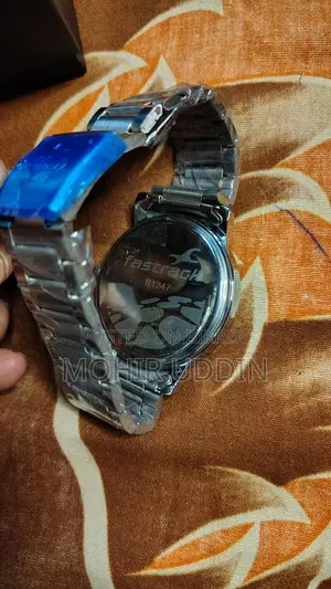 ঘড়ি বিক্রি করে দেবো