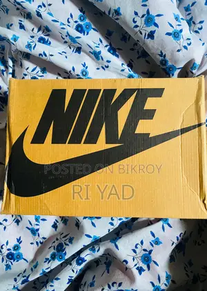 স্নিকার্স বিক্রয়