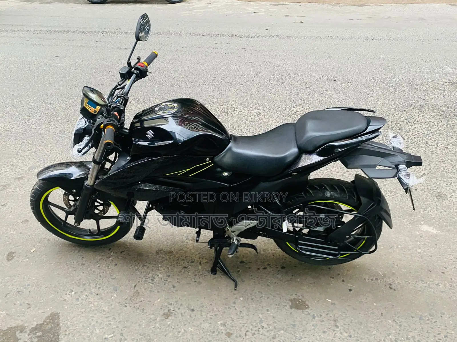 Suzuki Gixxer Naket version V4 2023