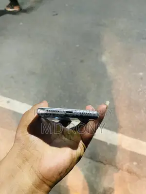 Apple iPhone X (Used)