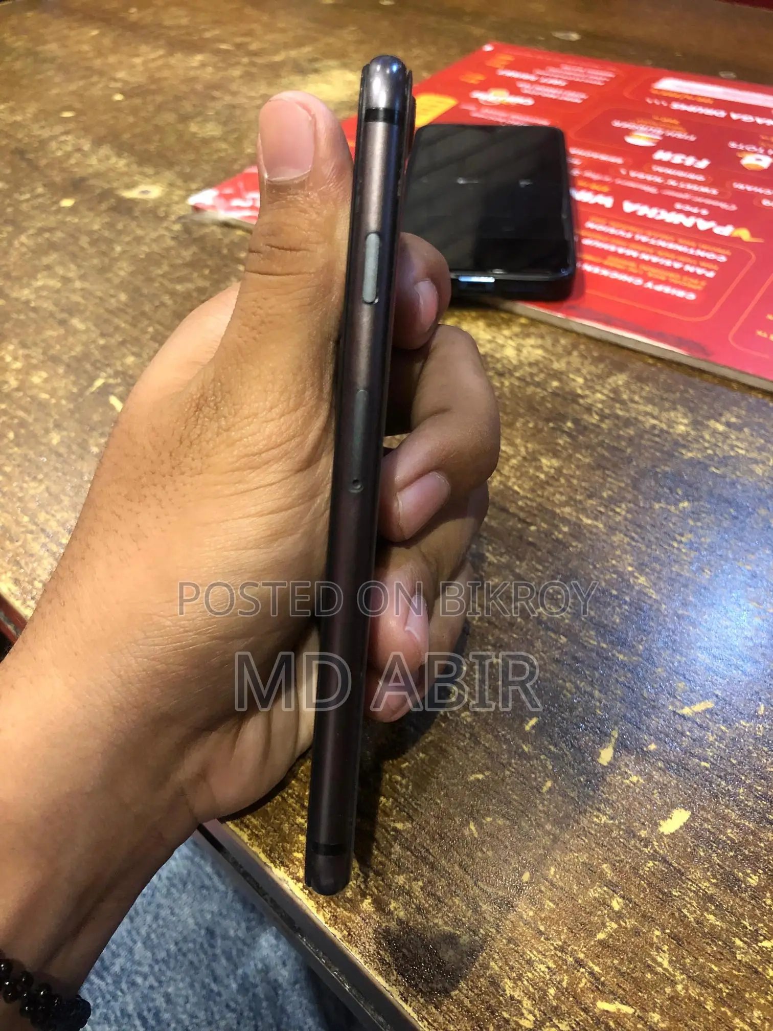 Apple iPhone 8 (Used)