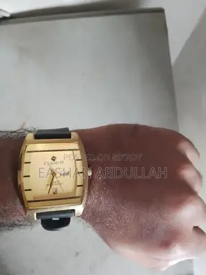 ভিনটেজ স্পোর্টি ঘড়ি