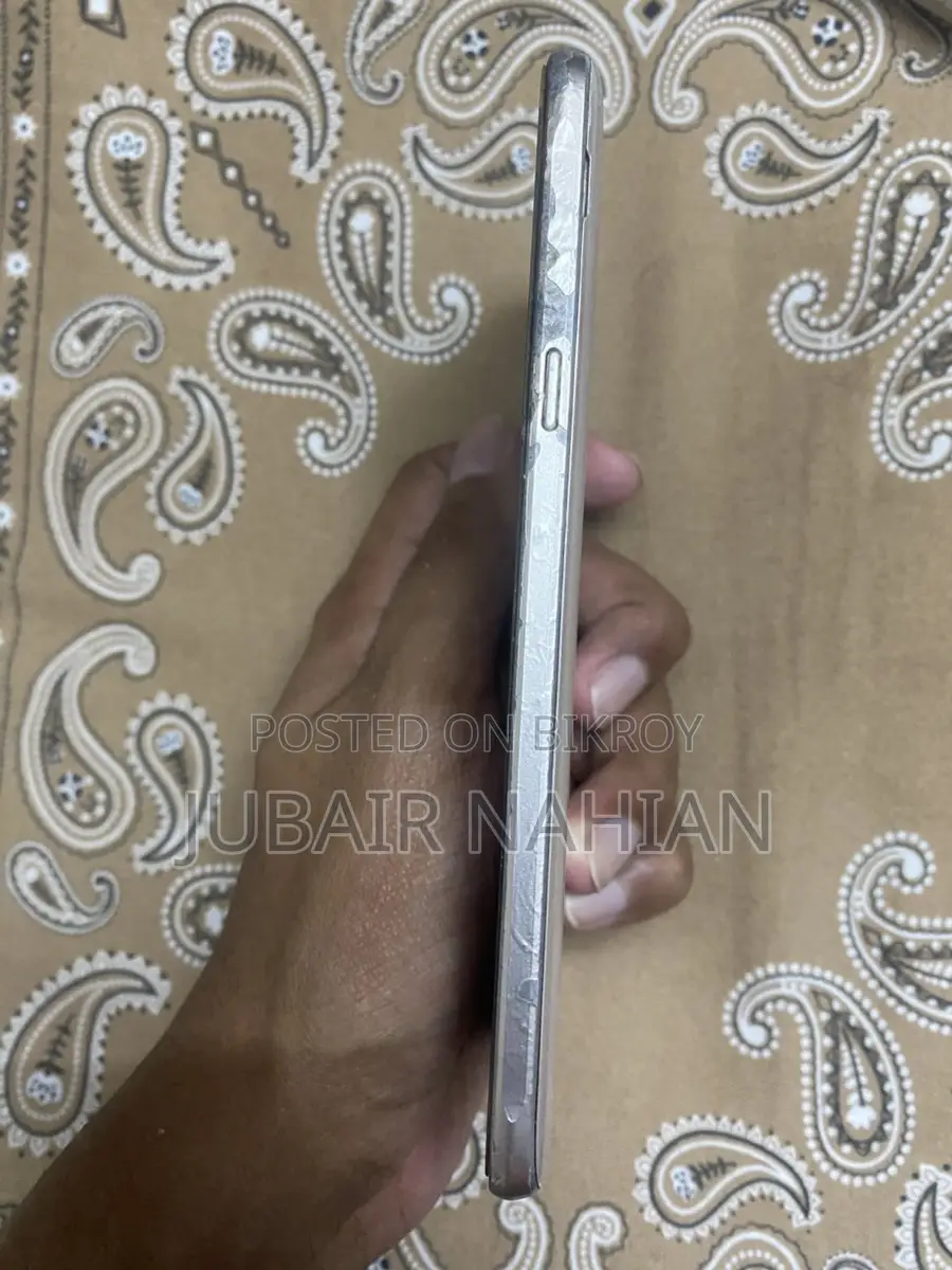Samsung Galaxy J7 (Used)