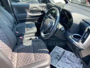 Toyota Voxy S-Z Leg Rest Full Option 2022
