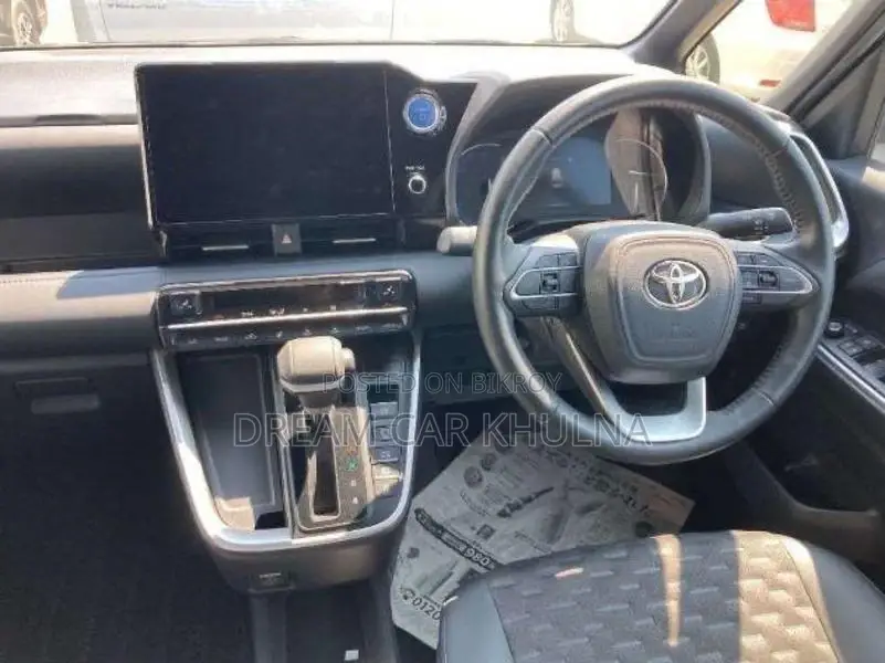 Toyota Voxy S-Z Leg Rest Full Option 2022