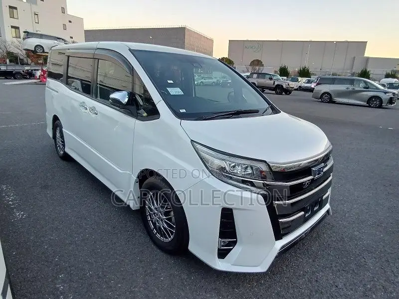 Toyota Noah 2021
