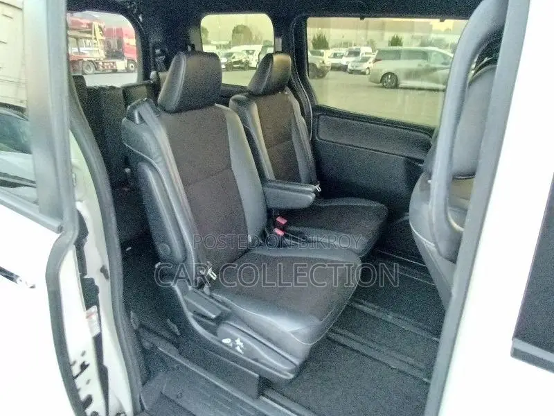 Toyota Noah 2021