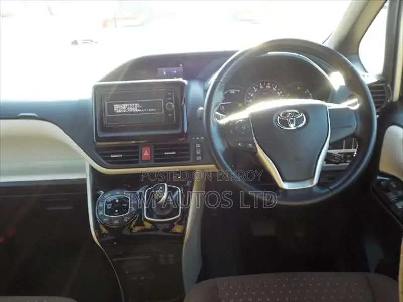 Toyota Noah G PKG 4.5 PEARL 2020