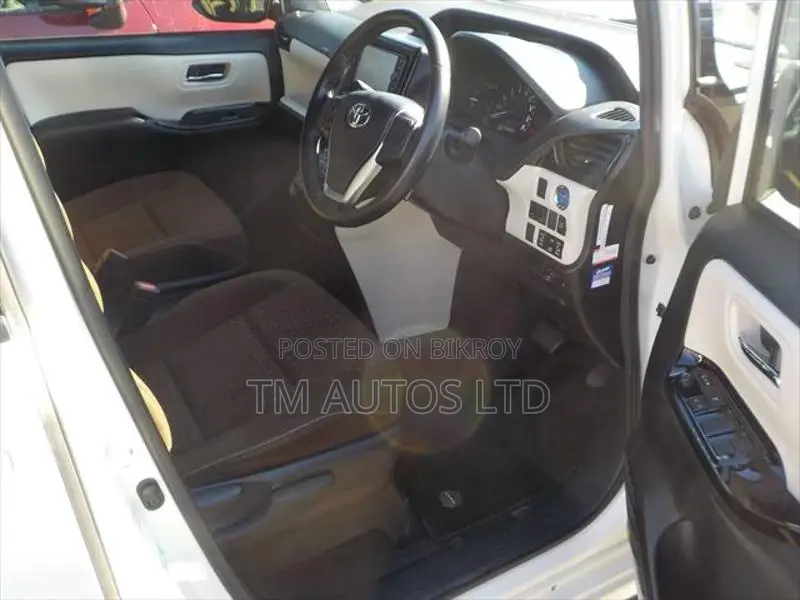 Toyota Noah G PKG 4.5 PEARL 2020