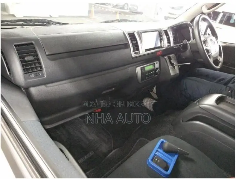 Toyota Hiace SUPER GL 2021