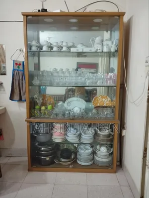 শোকেস বিক্রির জন্য