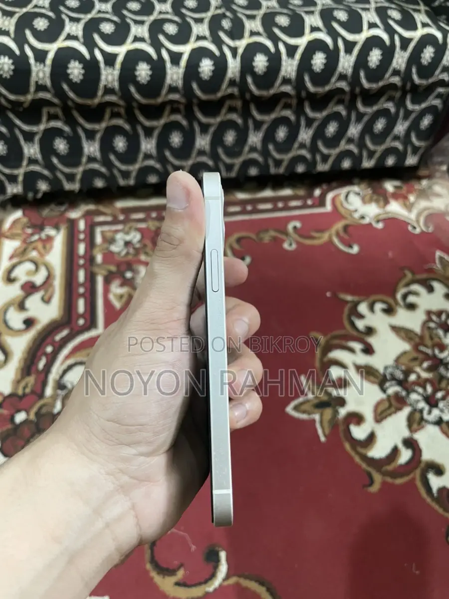 Apple iPhone 12 (Used)