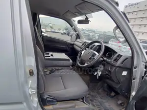 Toyota Hiace DX/GL PACKAGE 2020