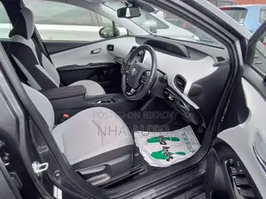 Toyota Prius S SAFETY PLUS 2021