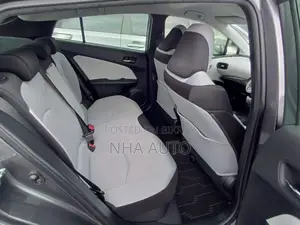 Toyota Prius S SAFETY PLUS 2021