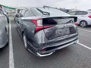 Toyota Prius S SAFETY PLUS 2021