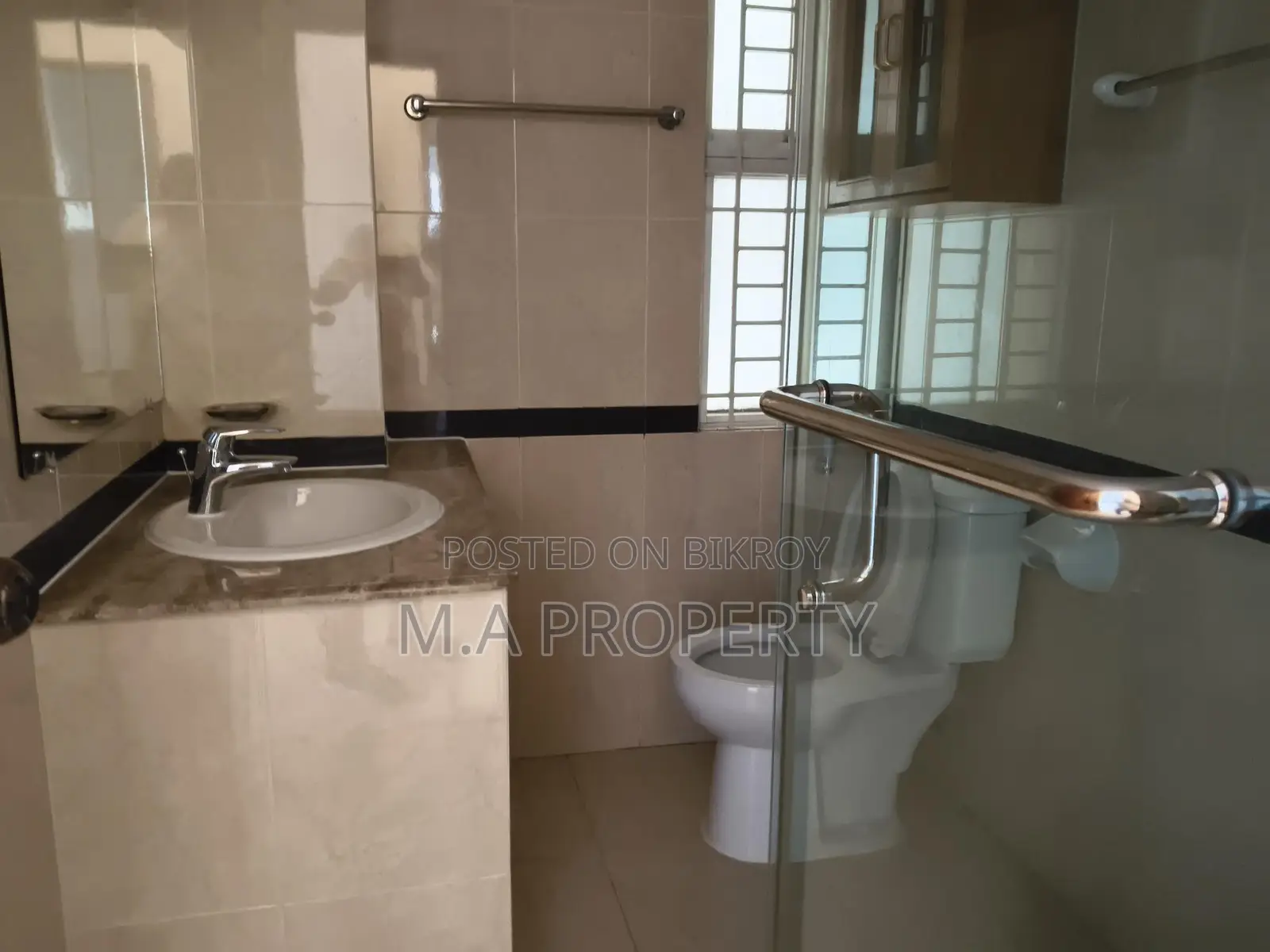 Rent Apartment 4-Bed, 4-Baths, 4000 sqft, 2-Carpark, Gulshan-2