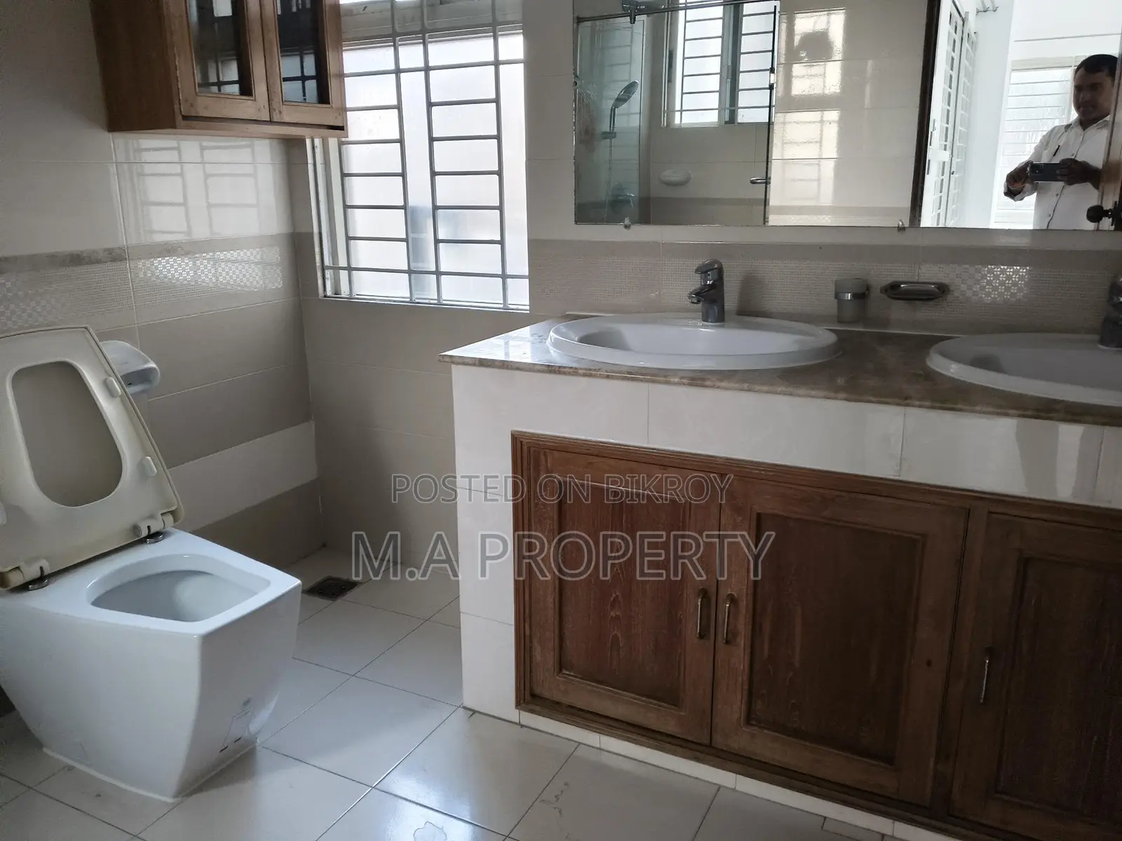 Rent Apartment 4-Bed, 4-Baths, 4000 sqft, 2-Carpark, Gulshan-2