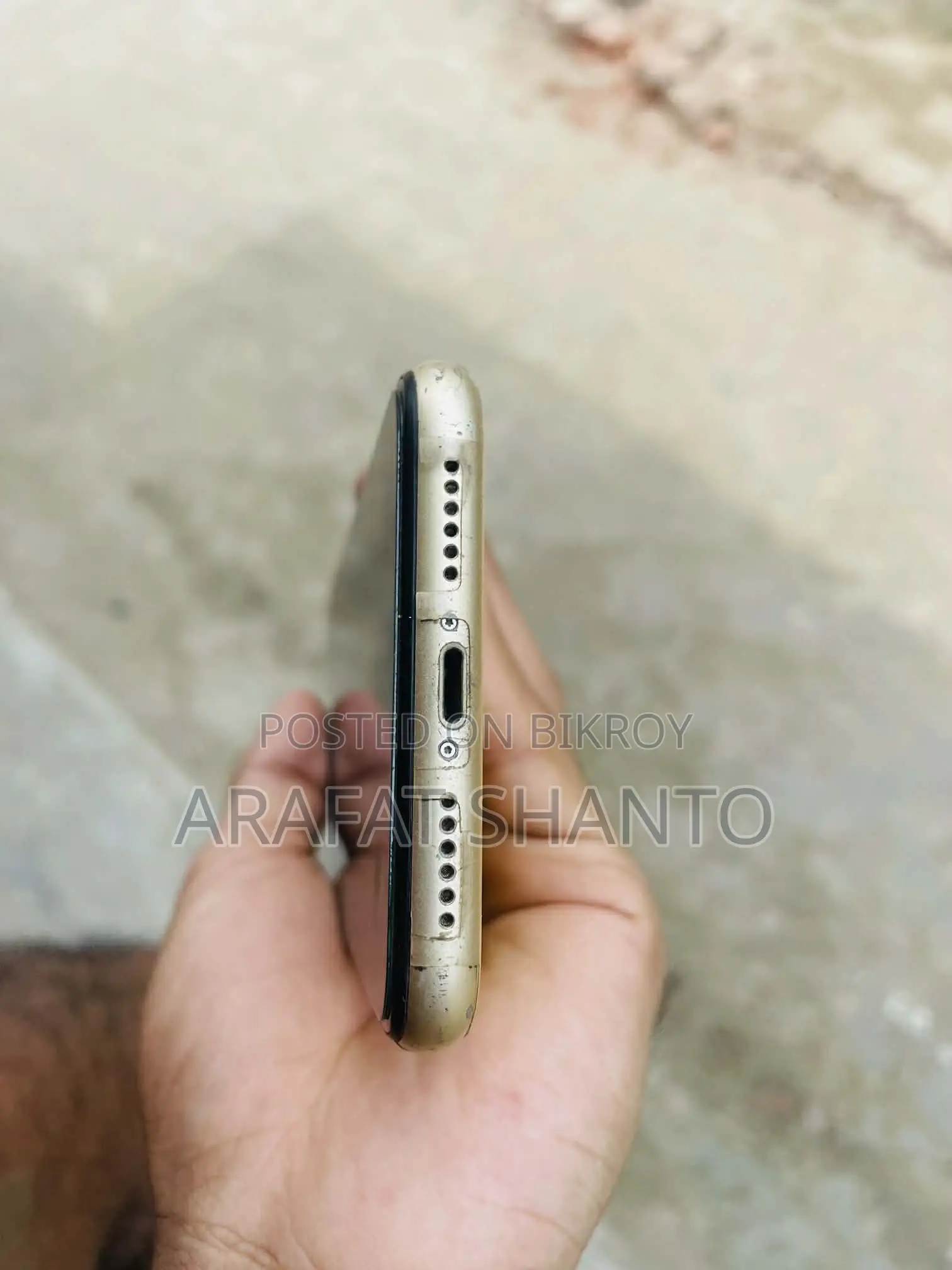 Apple iPhone XR (Used)