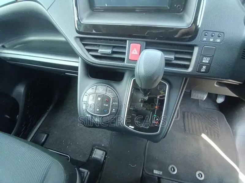 Toyota Noah EX NON HYBRID 2020