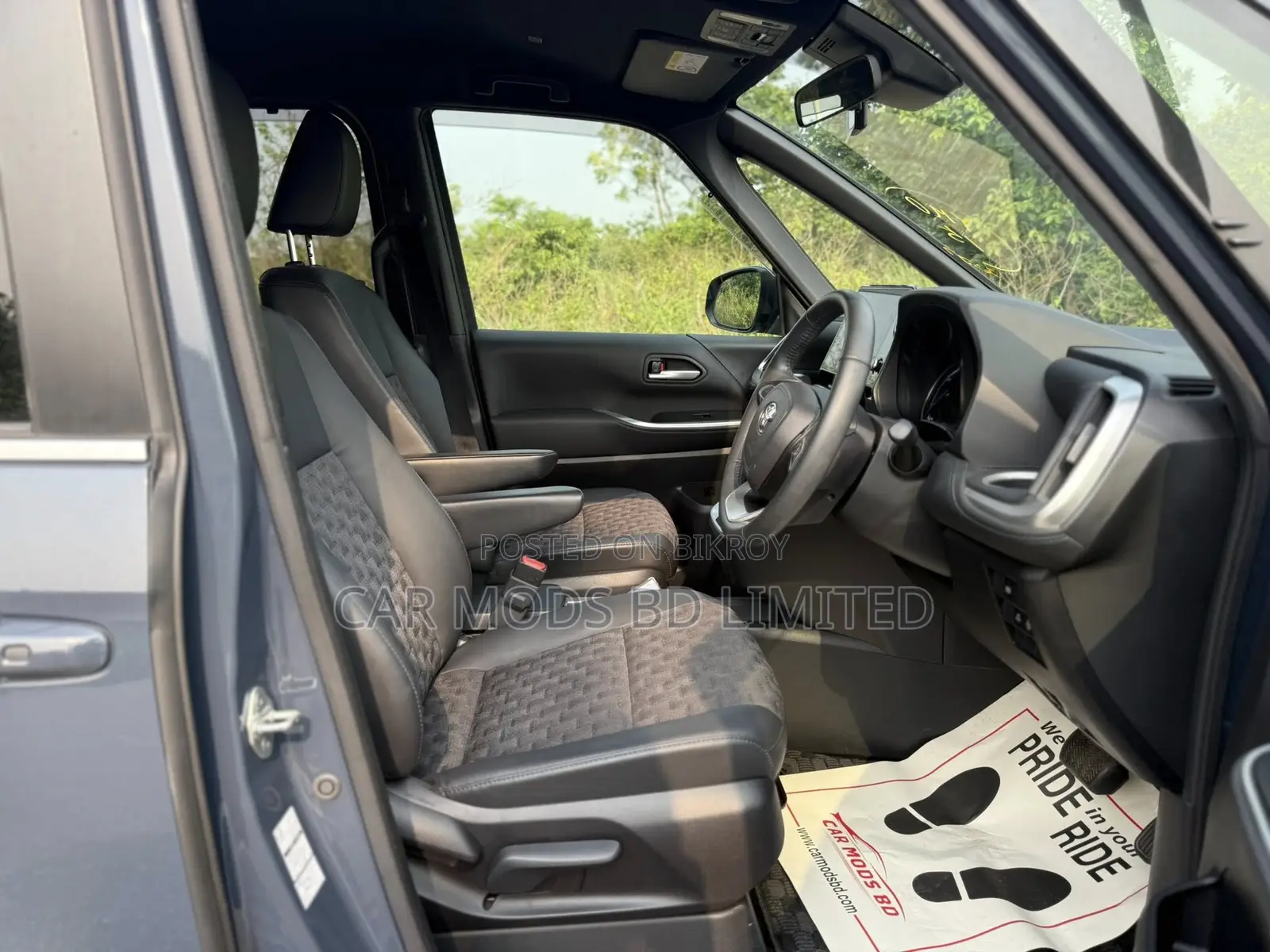 Toyota Voxy 2023 Gray