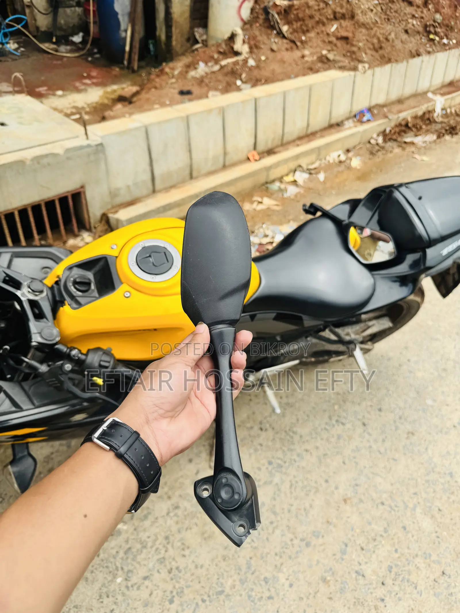 GSXR লকিং গ্লাস বাম পাশের ১টি