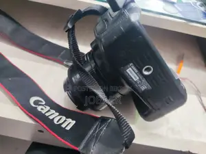 Canon 700d DSLR Camera