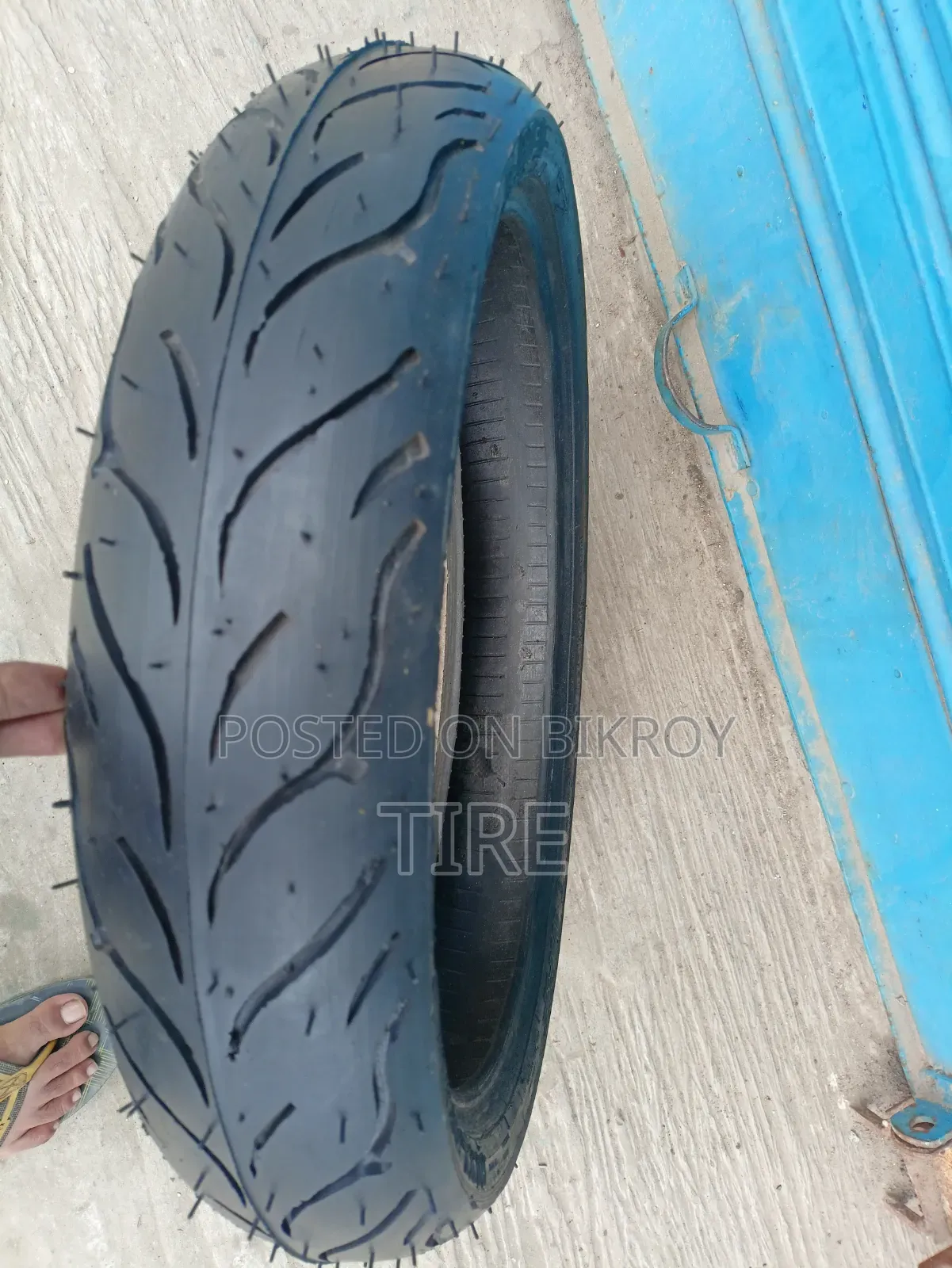 রিট্রেডিং টায়ার (১০০/৮০-১৭)