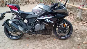 CFMoto 300SR 2025