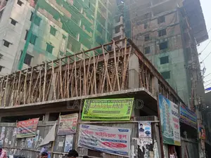 চাঁদ উদ্যান-এ ১৩৬৫ বর্গফুটের ফ্ল্যাট বিক্রয় চলছে