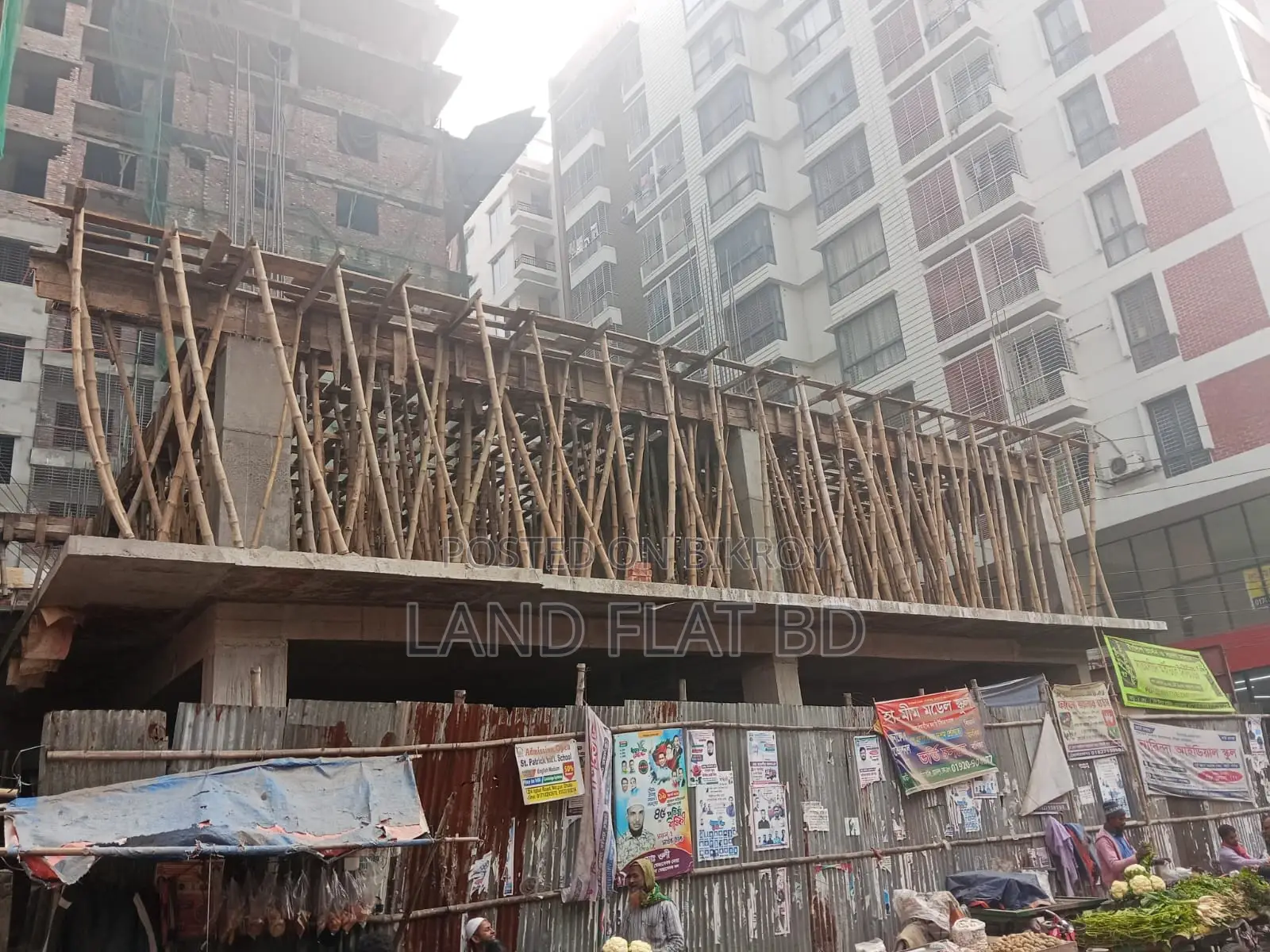 চাঁদ উদ্যান-এ ১৩৬৫ বর্গফুটের ফ্ল্যাট বিক্রয় চলছে