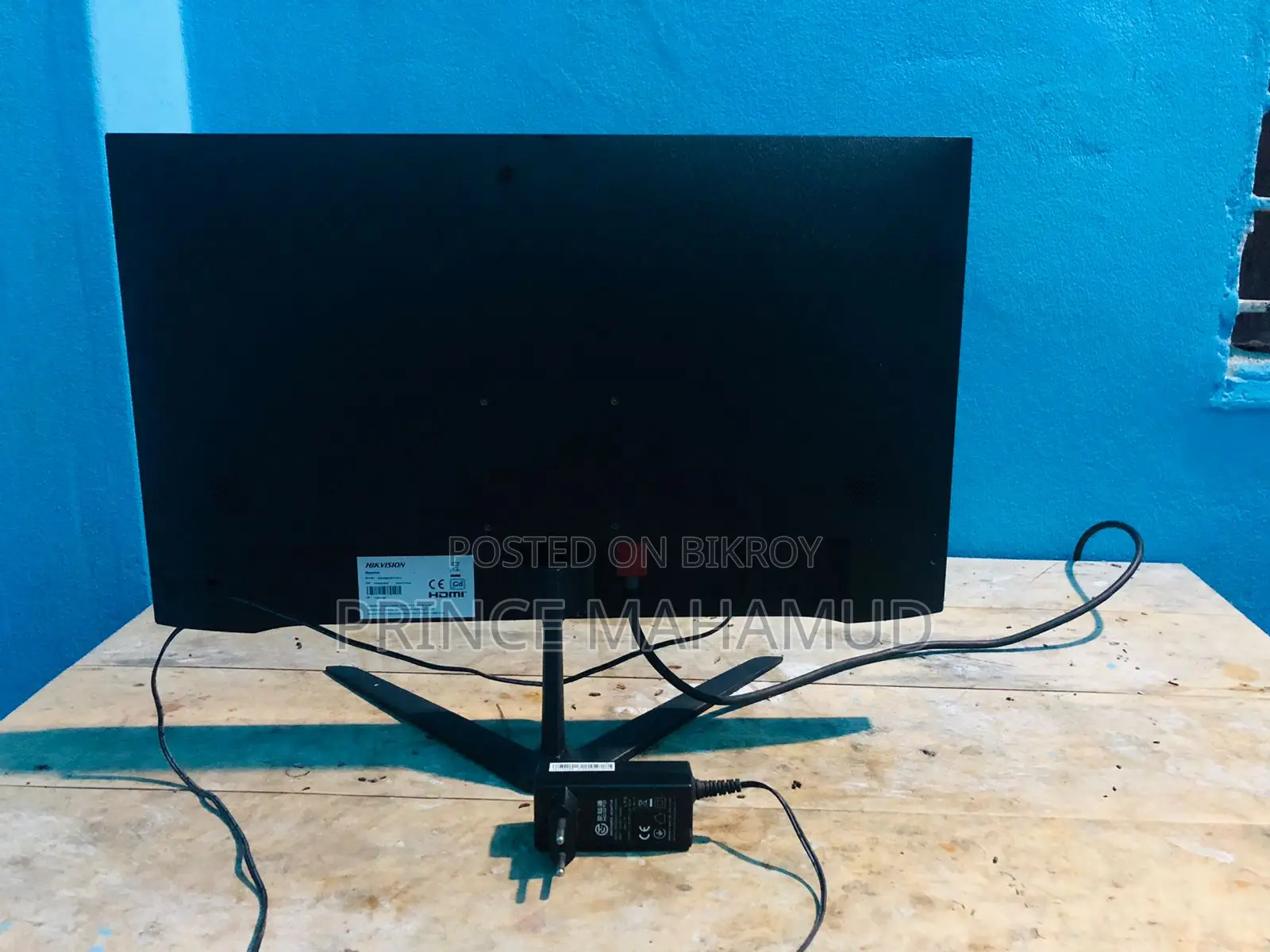 Hikvision DS-D5022F2-CBD 21.5-inch Full HD 100Hz IPS Monitor