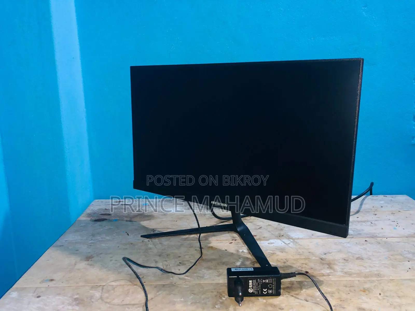 Hikvision DS-D5022F2-CBD 21.5-inch Full HD 100Hz IPS Monitor