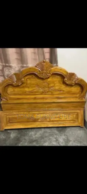 আকাশ মনি কাঠের সেমি বক্স খাট