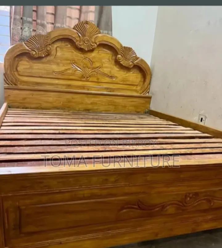 আকাশ মনি কাঠের সেমি বক্স খাট