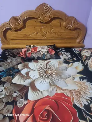 আকাশ মনি কাঠের সেমি বক্স খাট