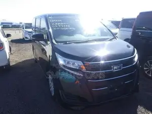 Toyota Noah Non Hybrid X Black 2020